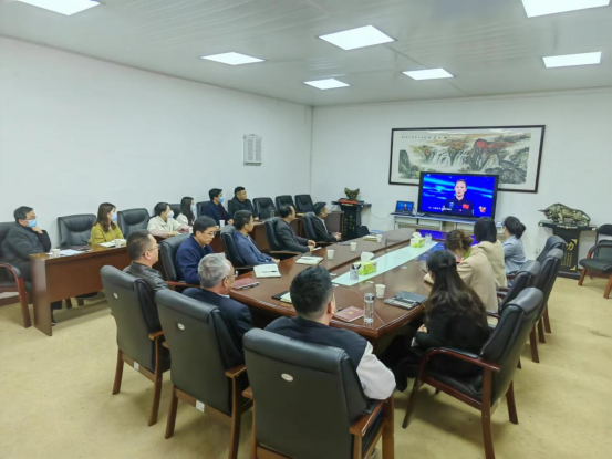 陕西省第二商贸学校组织党员收看《榜样7》专题节目
